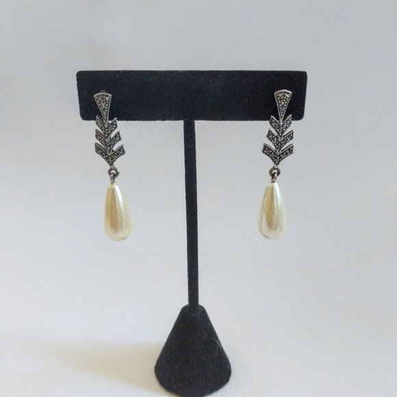 Pearl and Sterling Silver Drop Earrings, Dangle, Vintage Estate Jewelry - Picture 4 of 5